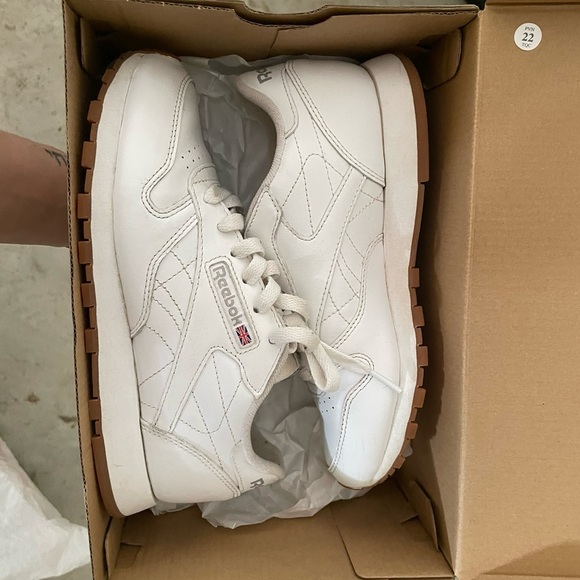 Reebok Shoes - Reebok White Leather Sneakers